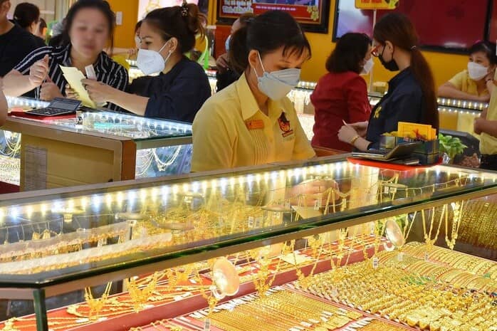 Cử tri kiến nghị có chính sách bình ổn giá vàng