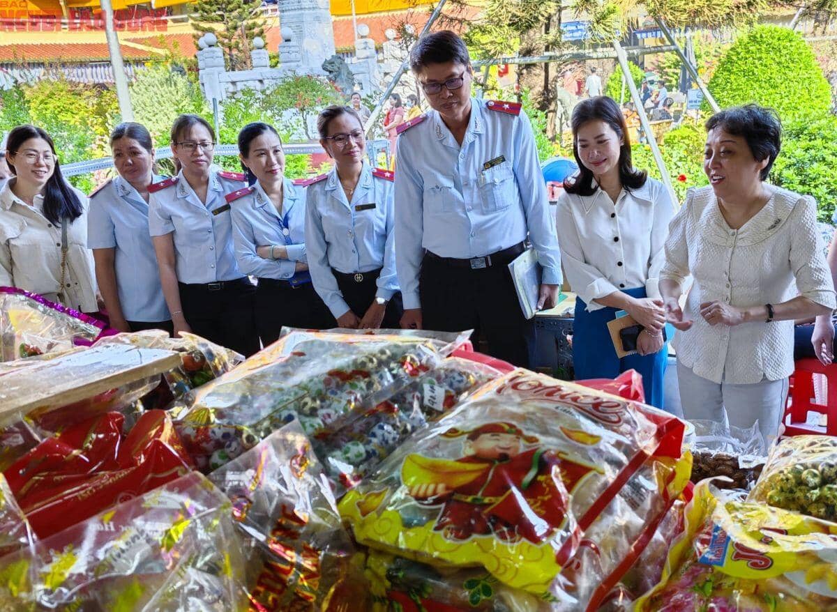 Mùa Tết, hàng loạt "ông lớn" ngành thực phẩm ở TPHCM nằm trong danh sách kiểm tra