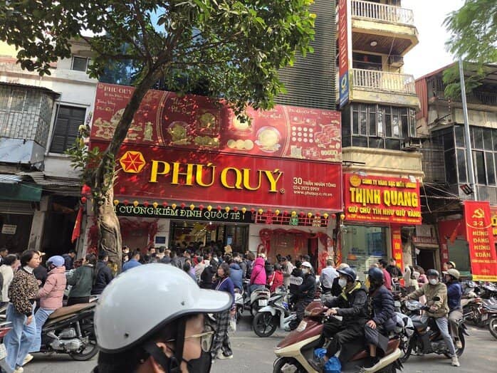 Nhiều "kho bạc" thế giới cạn hàng, thị trường chịu áp lực