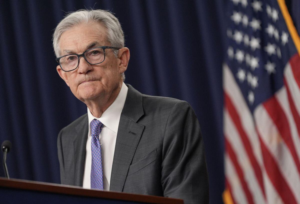 Giá vàng lập đỉnh sau quyết định lãi suất của FED, giá dầu "nhảy múa"