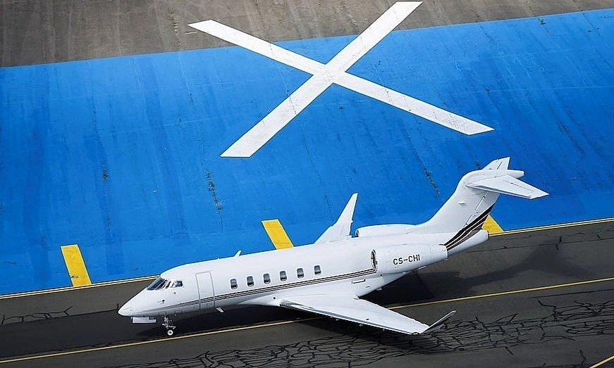 Ông Trump dọa áp thuế 50% lên máy bay Canada