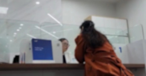 Ngân hàng ồ ạt giăng 'ma trận' lãi suất huy động, điều gì đang xảy ra?