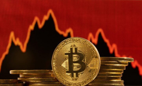 Bitcoin lao dốc xuống mức thấp nhất 2 tháng