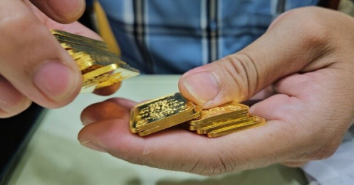 Giá vàng miếng SJC mất gần 20 triệu đồng trong 2 ngày, nhà đầu tư "khóc ròng"