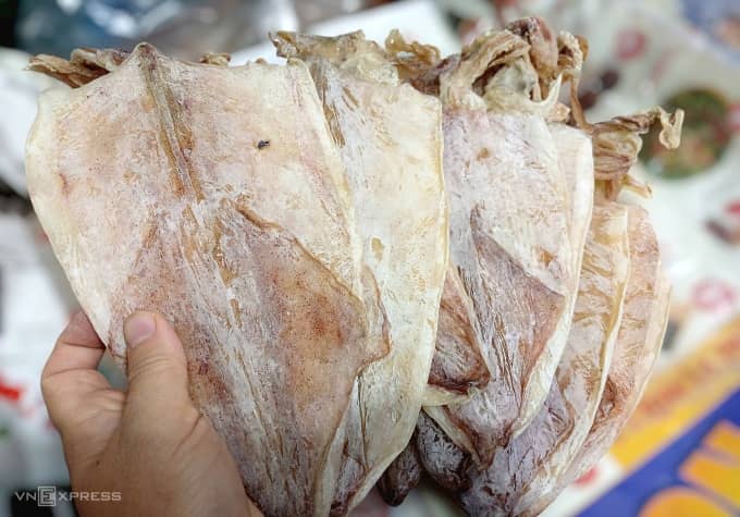 Nhiều hàng hóa tăng giá sớm trước Tết