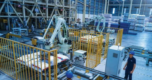Loạt doanh nghiệp cán mốc doanh thu lịch sử