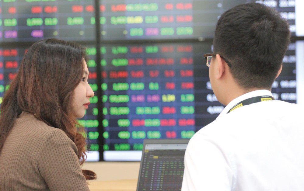 Dòng tiền sẽ đi đâu khi VN-Index có 'điểm tựa' 1.800?