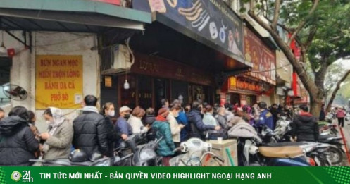 Giá vàng hôm nay mới nhất (3/2) tăng "sốc" 9 triệu/lượng: Người mua xếp hàng từ tờ mờ sáng, nhà vàng dừng nhận khách