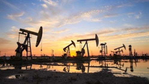 Giá dầu tăng gần 2%
