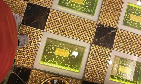 Khách sạn gỡ 79 kg vàng lát sàn đem bán