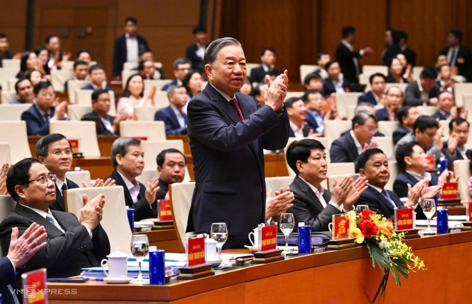 Đại hội XIV xác lập bước chuyển từ 'theo kịp' sang 'vươn lên cạnh tranh'