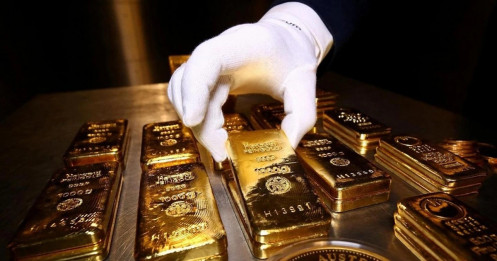 Giá vàng thế giới trải qua một tuần đầy biến động