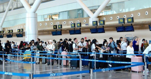 Vé máy bay khứ hồi TPHCM - Hà Nội dịp Tết: Gần 20 triệu đồng!