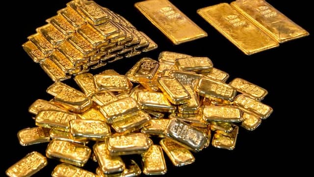 Vàng tương lai tăng hơn 1%, vượt 5,100 USD