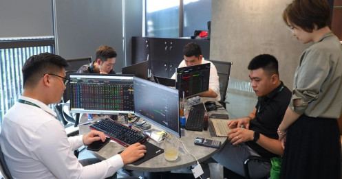 Dòng tiền 'nghỉ Tết' sớm, VN-Index vẫn vượt 1.800 điểm