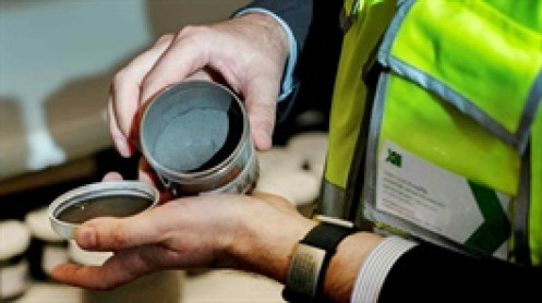 Mỹ chốt mức thuế ngất ngưởng với vật liệu pin nhập khẩu từ Trung Quốc