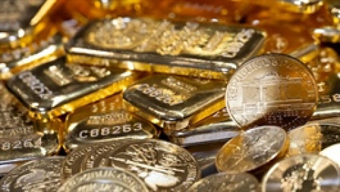 Vàng thế giới giảm hơn 3% về gần 4,900 USD, bạc lao dốc hơn 10%