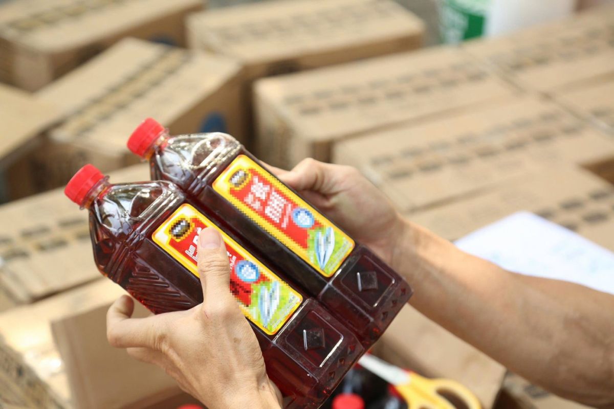 Hàng tấn nước mắm, bột ngọt, hạt nêm kém chất lượng suýt lọt ra thị trường bán Tết