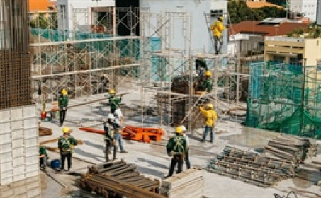 Ngành xây dựng lập đỉnh lợi nhuận 2025, áp lực thu hồi công nợ ngày càng lớn