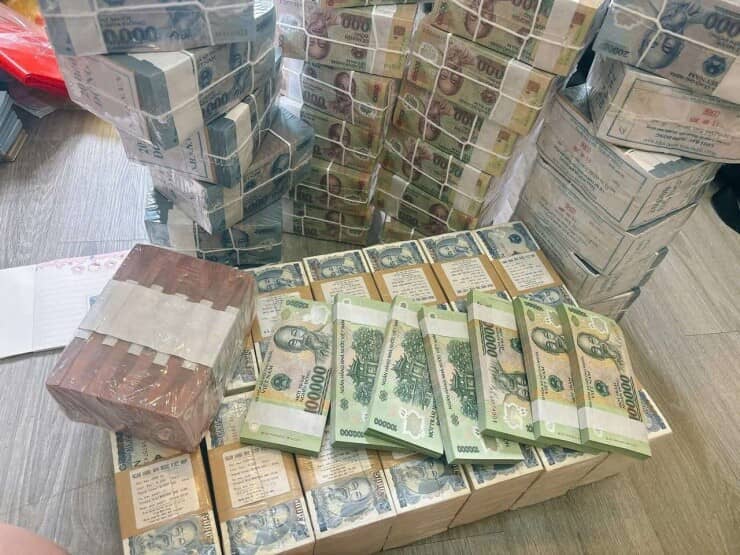 Đổi tiền mới Tết Bính Ngọ: "Sốc" với mệnh giá tiền cực khan hiếm, phí đổi mới lên đến 18%