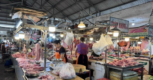 Hôm nay 16-2: Giá thịt heo ở chợ lẻ vẫn "neo" cao