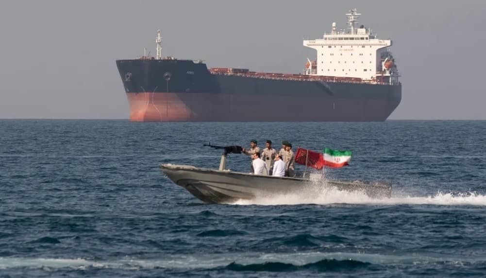 Iran lo nguy cơ đối đầu quân sự với Mỹ đang tăng lên