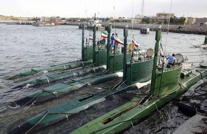 "Sát thủ ven bờ" của Iran đón lõng tàu sân bay Mỹ?