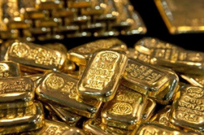 Vàng thế giới vượt mốc 5,000 USD