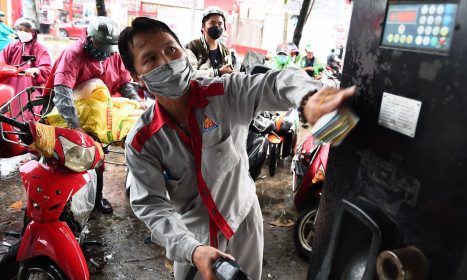 Giá xăng hôm nay 20/2: Giá xăng lên sát 19.500 đồng một lít