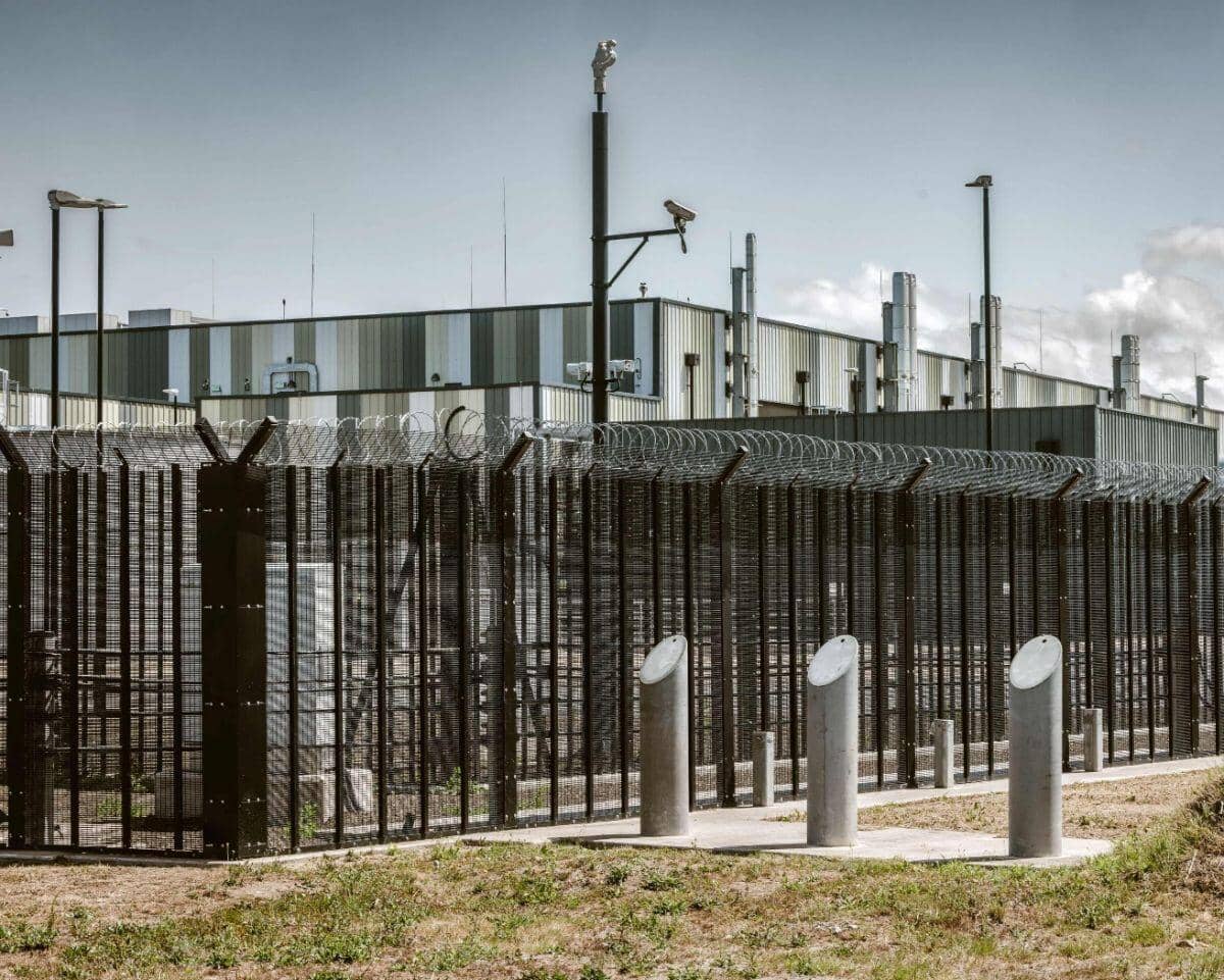 Dùng AI soạn email, lên kế hoạch du lịch... là gây hại cho hành tinh?