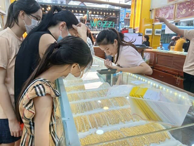 Vàng trang sức hình ngựa chiếm lĩnh thị trường đầu năm Bính Ngọ 2026
