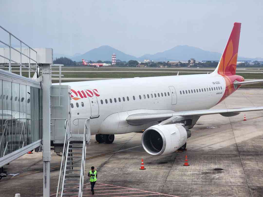 Nhà đầu tư ngoại có thể được góp 49% cổ phần vào hãng bay Việt Nam