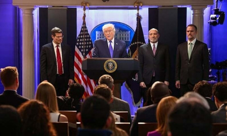 Ông Trump: Sẽ áp thêm 10% thuế nhập khẩu sau phán quyết của Tòa Tối cao