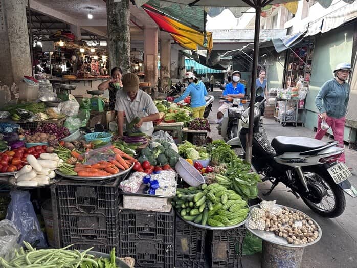 Hải sản giá vẫn cao sau Tết
