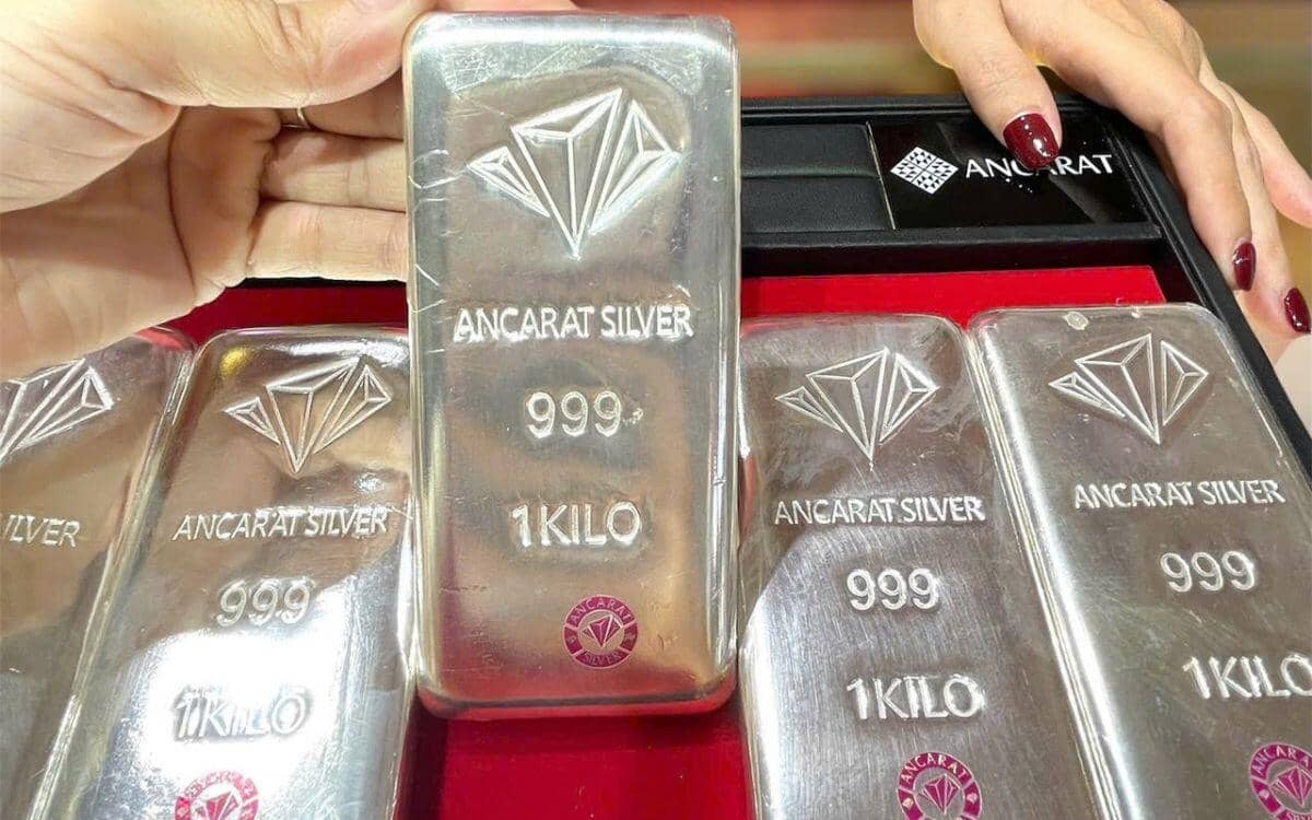 Giá bạc tăng nóng trước ngày Thần Tài, một tập đoàn vàng bất ngờ lấn sân bán bạc