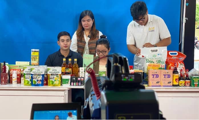 Siết thuế bán hàng livestream, thương mại điện tử: Nhiều cá nhân đã chủ động nộp thuế