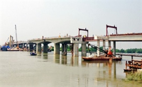 Một "tượng đài" xây cầu bị hủy tư cách đại chúng