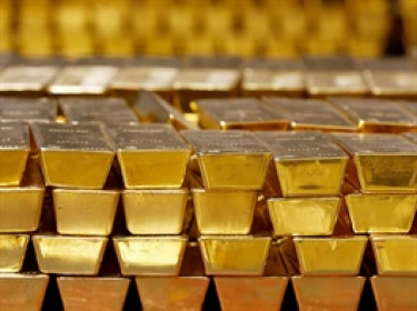 Lo ngại thuế quan dâng cao, giá vàng tiến gần mốc 5,200 USD/oz