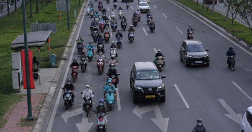 Ngày đầu đi làm sau Tết: "Chuyện lạ" tại hàng loạt điểm nóng giao thông ở TPHCM