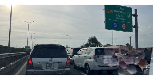“Ám ảnh” mang tên cao tốc dịp Lễ, Tết: Trả tiền mua thời gian hay rước bực vào người?