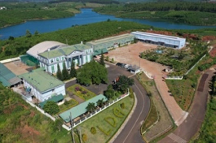 Lâm Đồng trao quyết định chủ trương đầu tư 2 dự án gần 60 ngàn tỷ cho TKV