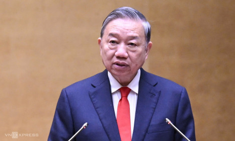 Tổng Bí thư: Xây điểm tựa kinh tế, chấn hưng nền tảng văn hóa