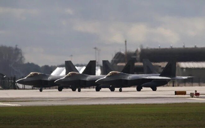 Mỹ triển khai phi đội "Chim ăn thịt" F-22 tới Israel trước thềm đàm phán với Iran