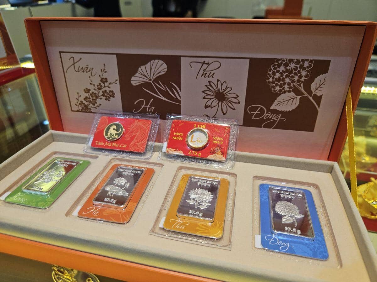 Giá bạc hôm nay 26-2: Điều bất ngờ tại các cửa hàng bạc ngày vía Thần Tài