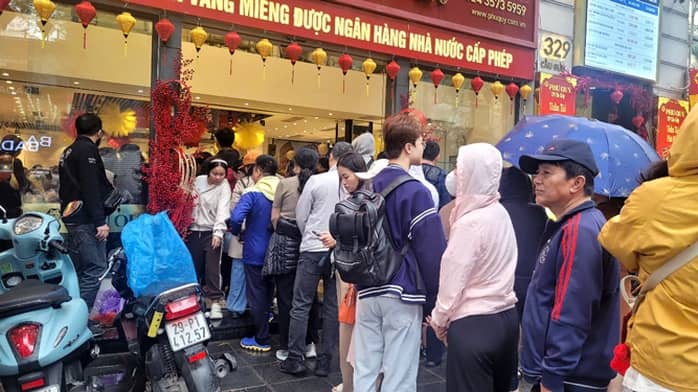 Thị trường vàng, bạc tiếp tục nóng