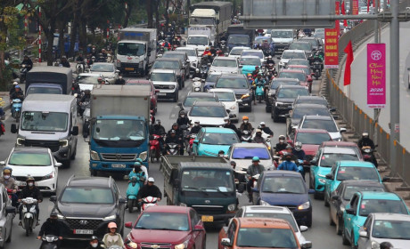 Hà Nội sẽ chuyển toàn bộ xe taxi chạy xăng, dầu sang xe điện