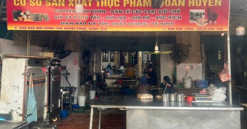 Khởi tố chủ cơ sở sản xuất giò chả chứa hàn the, thu giữ hơn 1,2 tấn