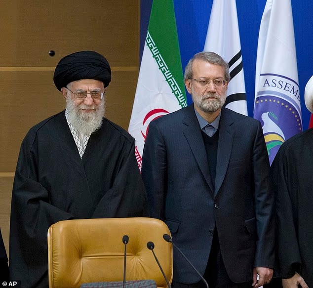 Người cầm trịch sau hậu trường ở Iran lộ diện