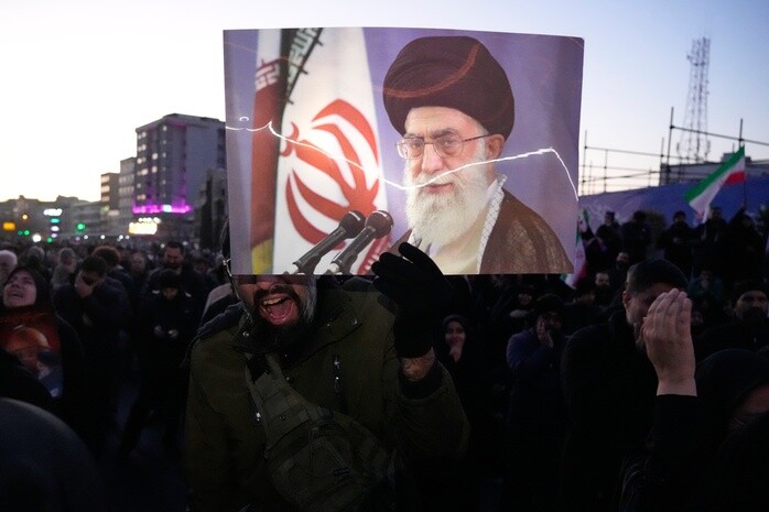Lãnh tụ tối cao qua đời, Iran lập hội đồng chuyển tiếp