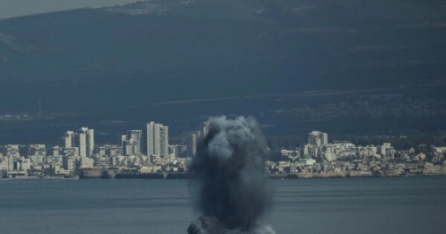 Iran liên tiếp tung đòn đáp trả, áp lực từ Mỹ và Israel tiếp tục gia tăng